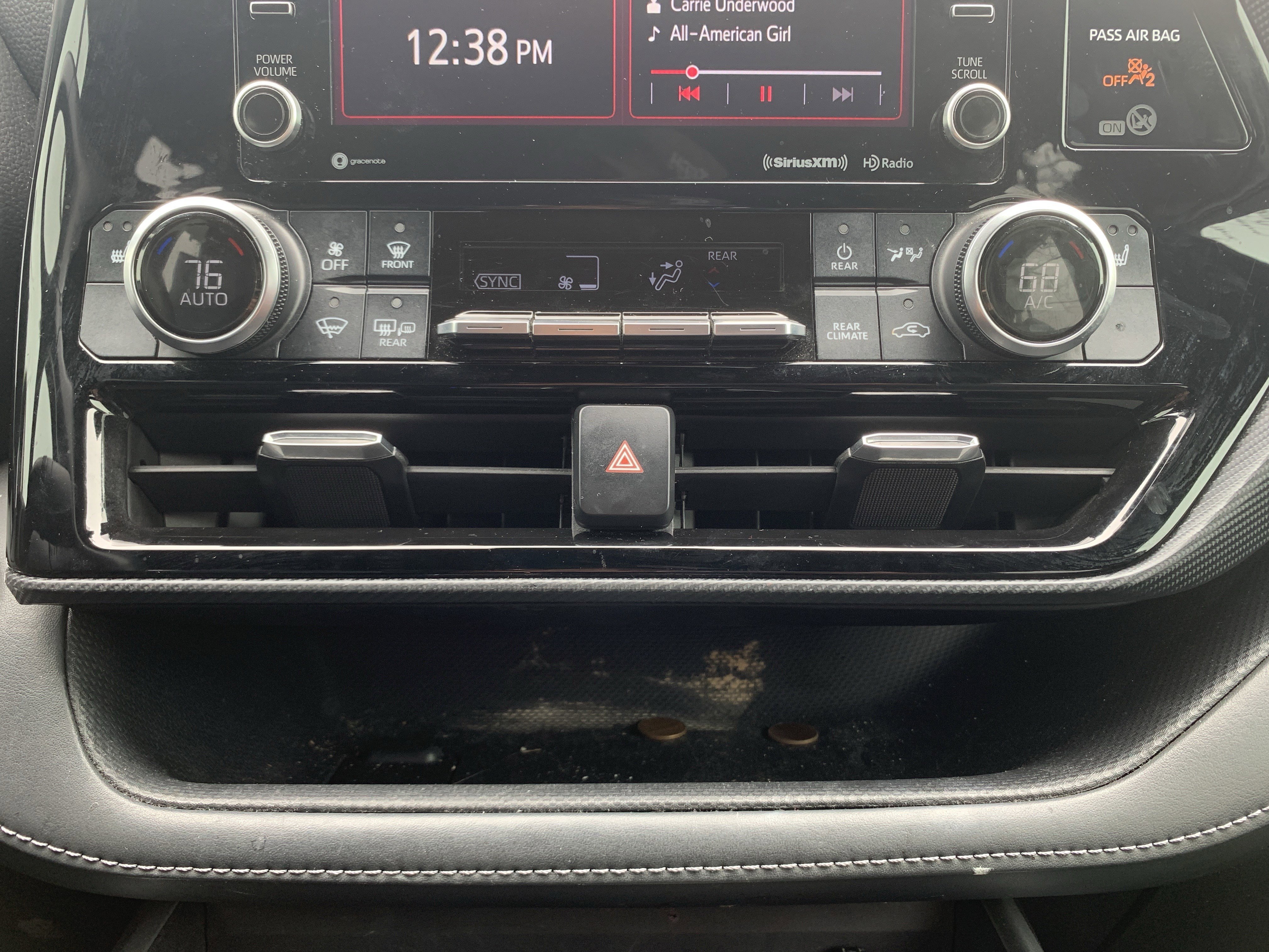 Used 2022 Toyota Highlander XSE image 28