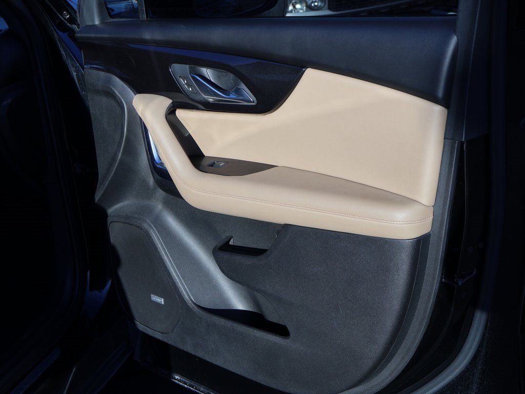 Used 2020 Chevrolet Blazer Premier w/ LPO, Black Grille Bar Package image 11