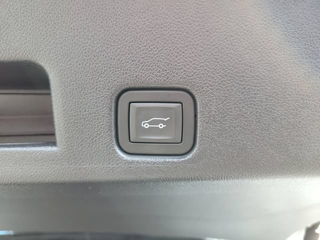 Certified 2025 Chevrolet Traverse High Country w/ LPO, Floor Liner Package FWD image 13