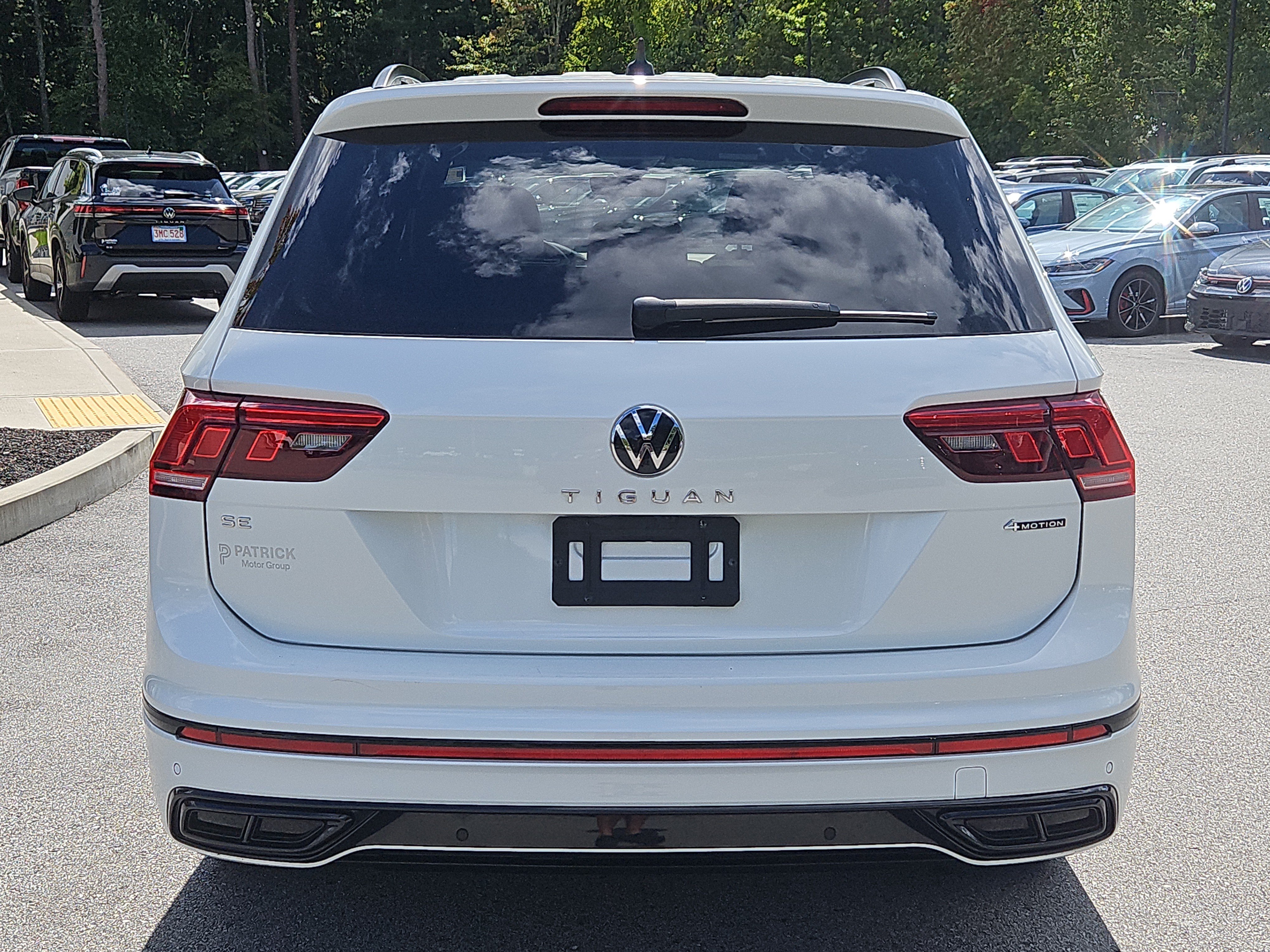 Certified 2024 Volkswagen Tiguan SE R-Line AWD/4WD image 28