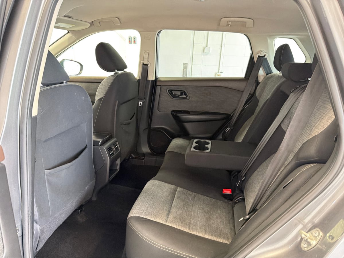 Used 2021 Nissan Rogue S AWD/4WD image 10