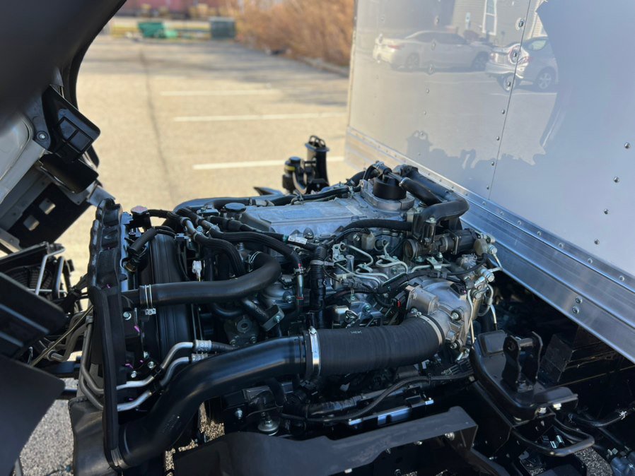 Used 2024 Isuzu NPR image 33