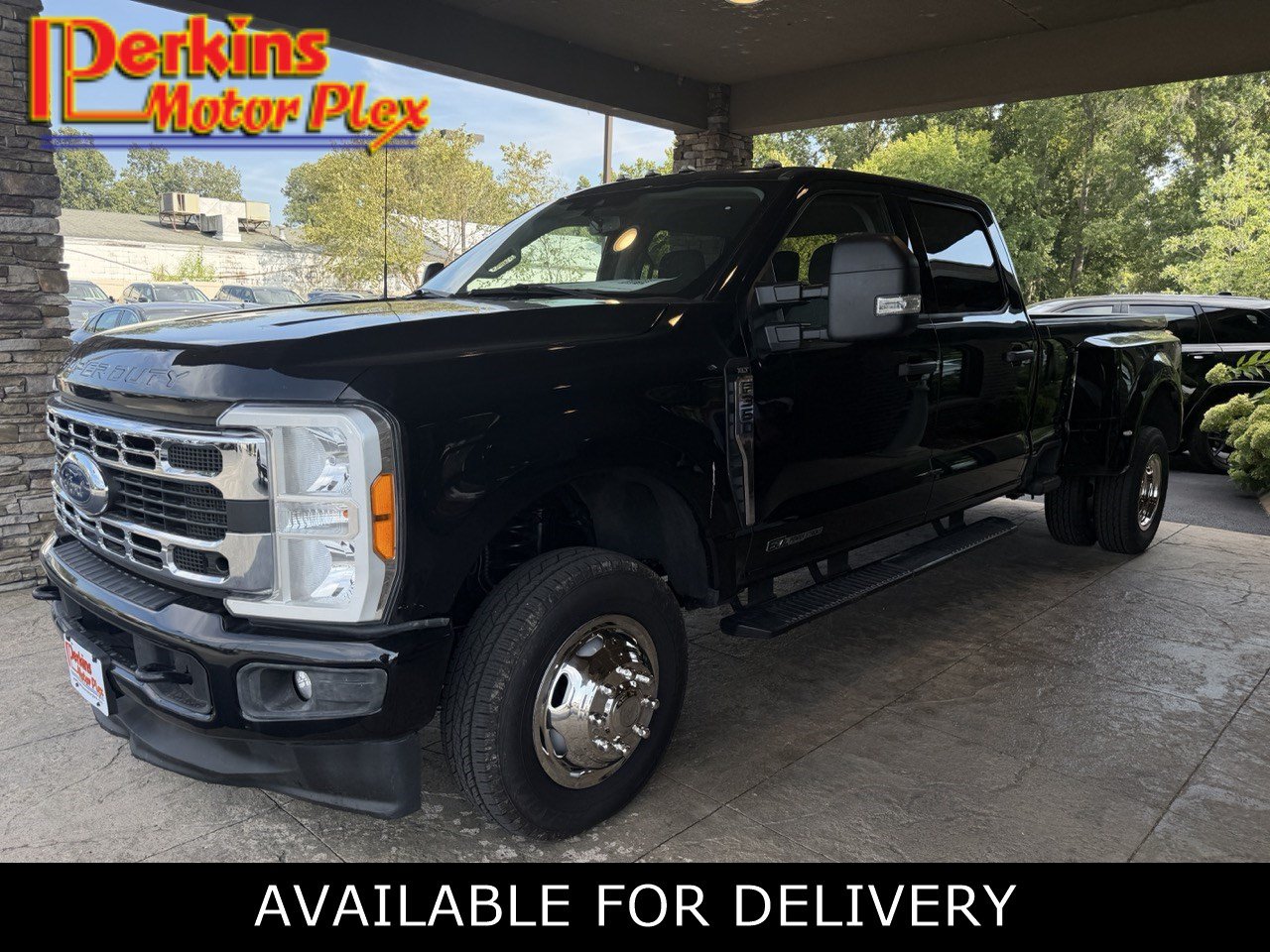 Used 2023 Ford F350 XLT AWD/4WD image 1