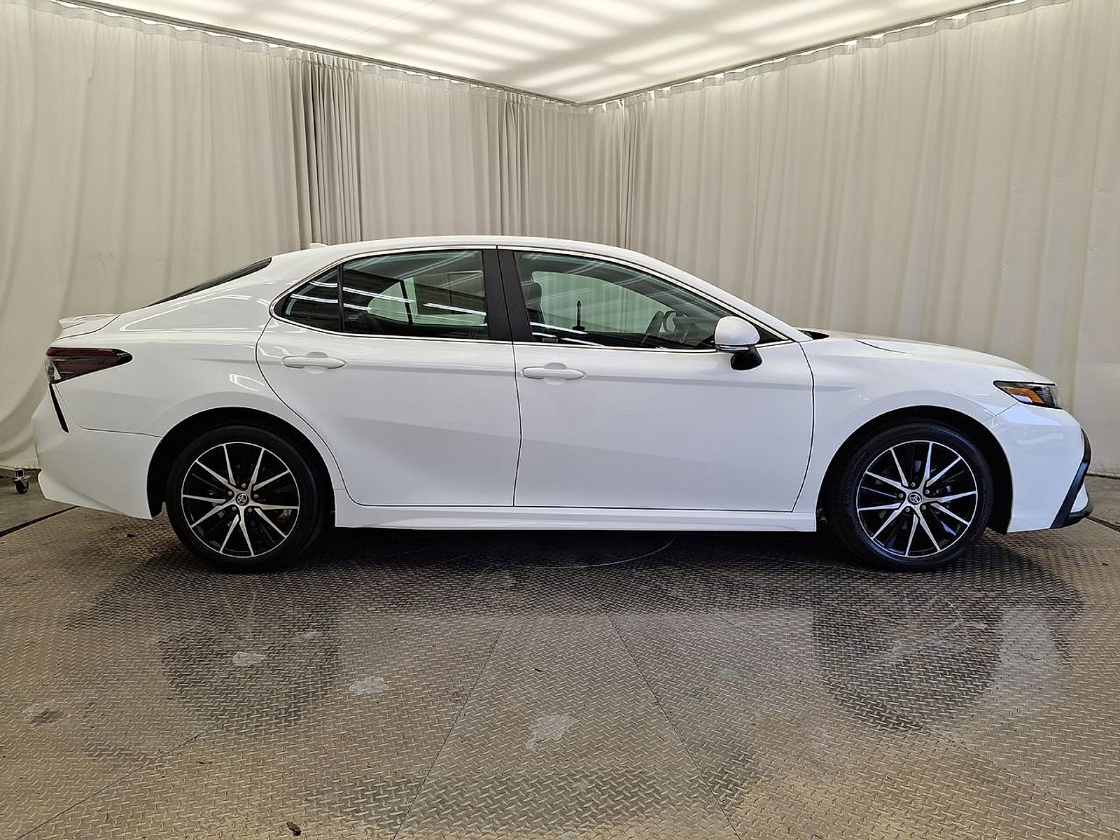 Certified 2024 Toyota Camry SE FWD image 25