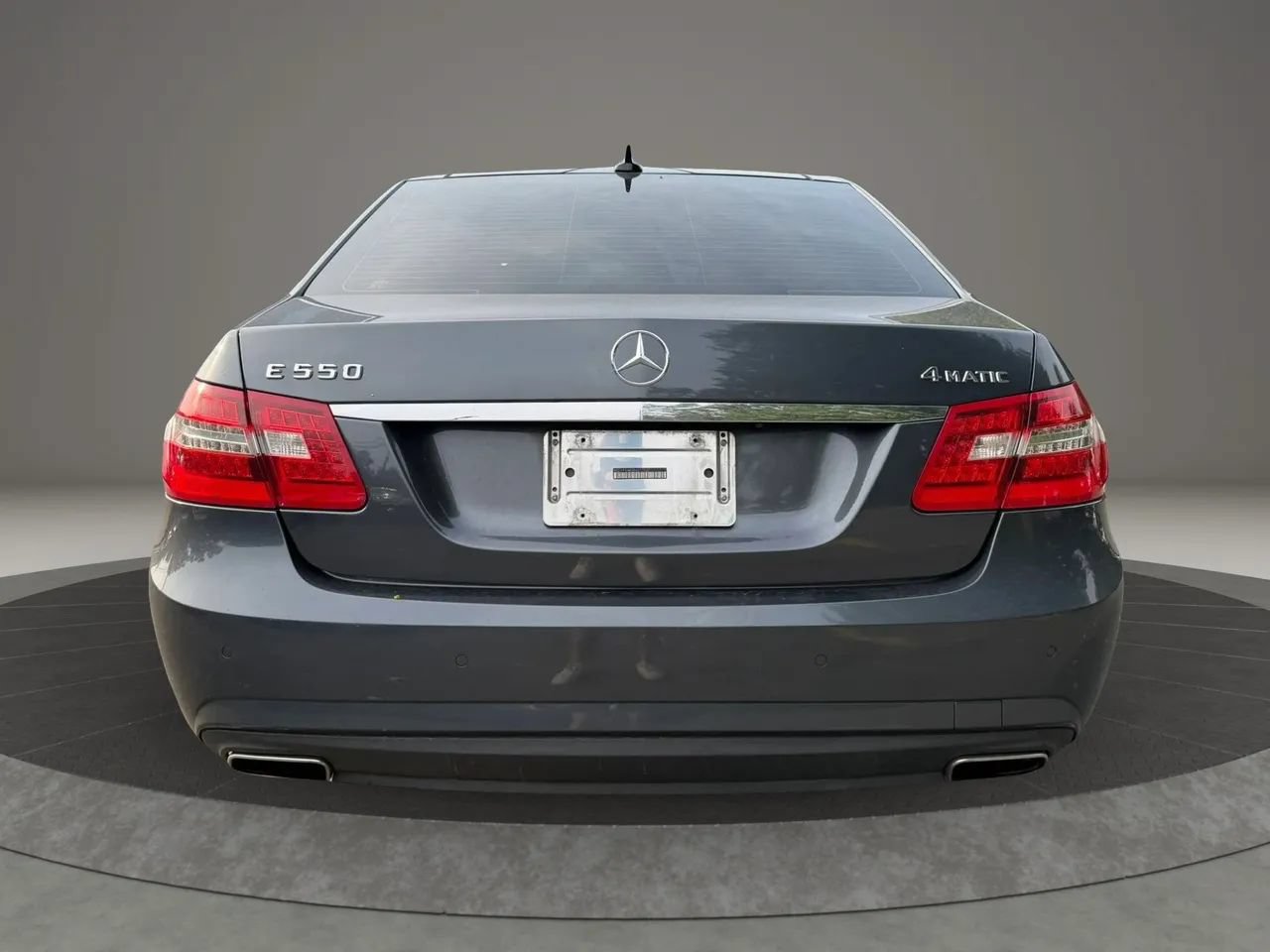 Used 2011 Mercedes-Benz E 550 4MATIC Sedan image 6
