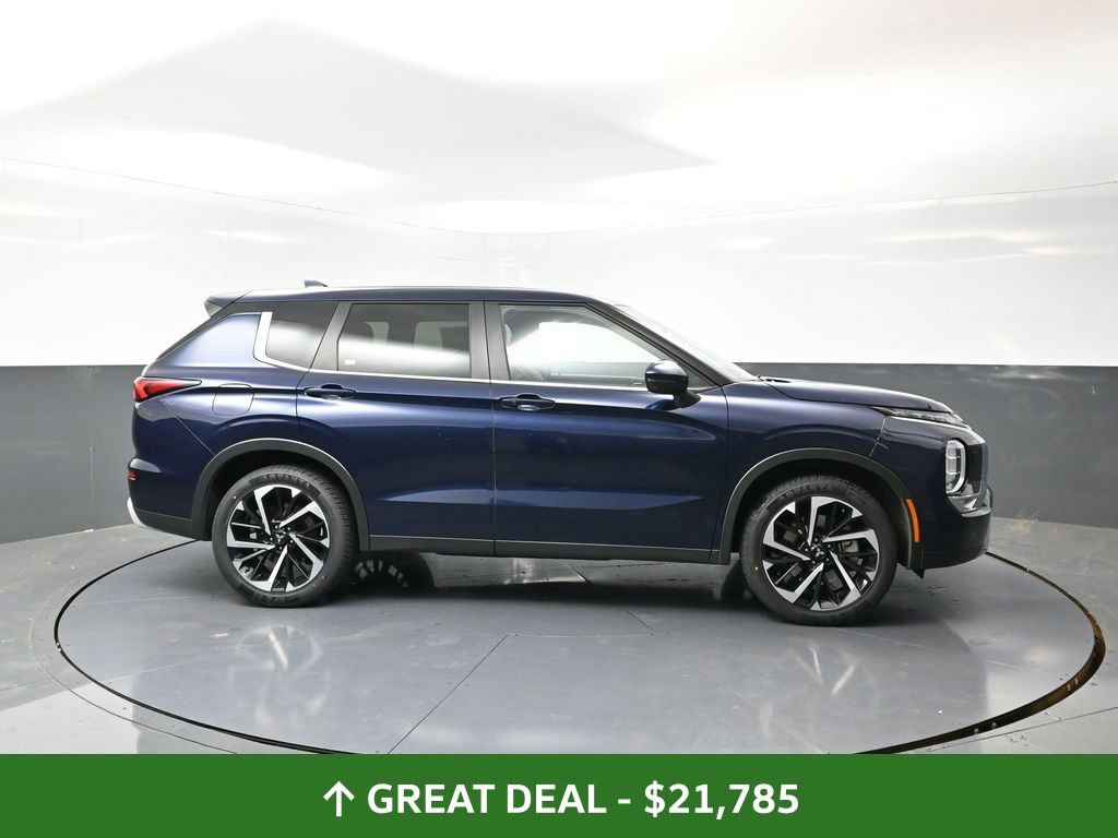 Used 2024 Mitsubishi Outlander SE image 4