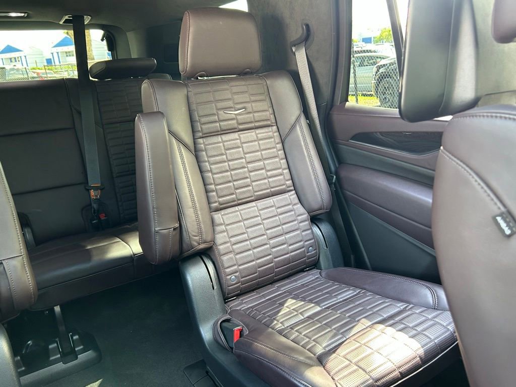 Used 2023 Cadillac Escalade Sport Platinum w/ LPO, ONYX Package AWD/4WD image 15