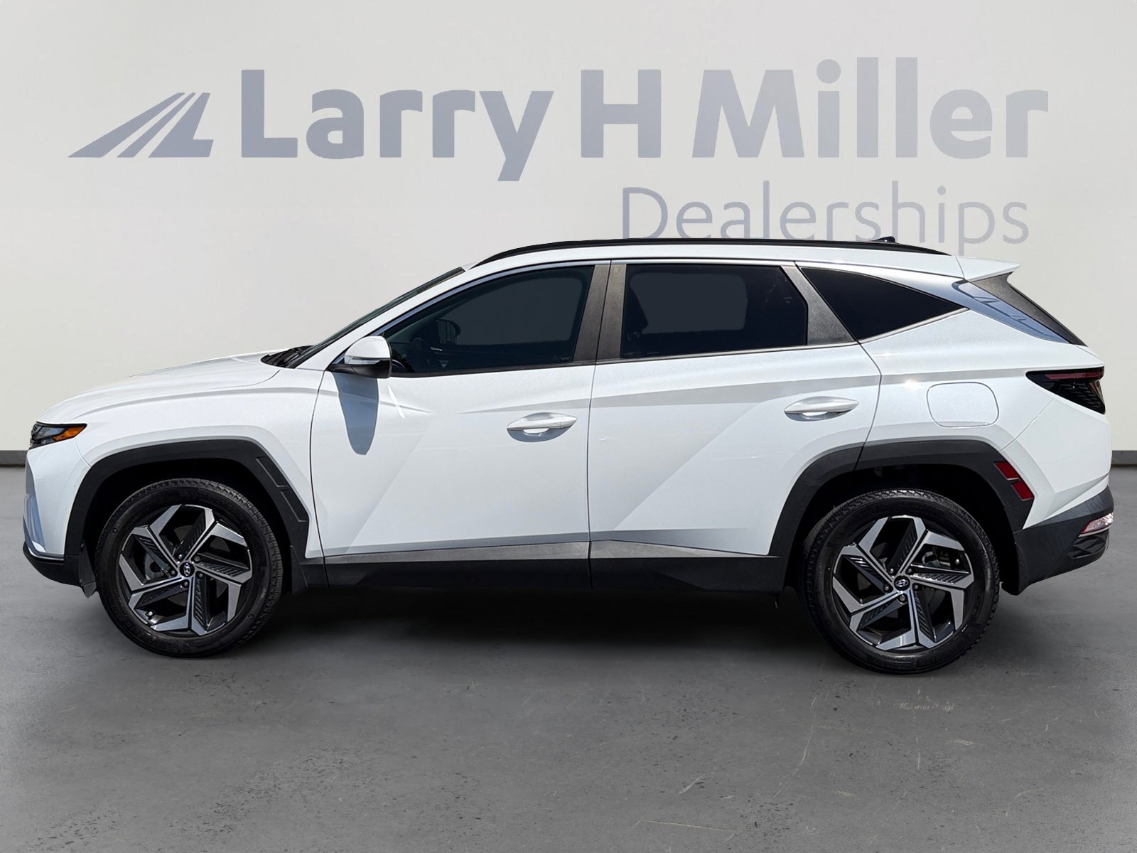 Certified 2022 Hyundai Tucson SEL w/ Convenience Package AWD/4WD image 2