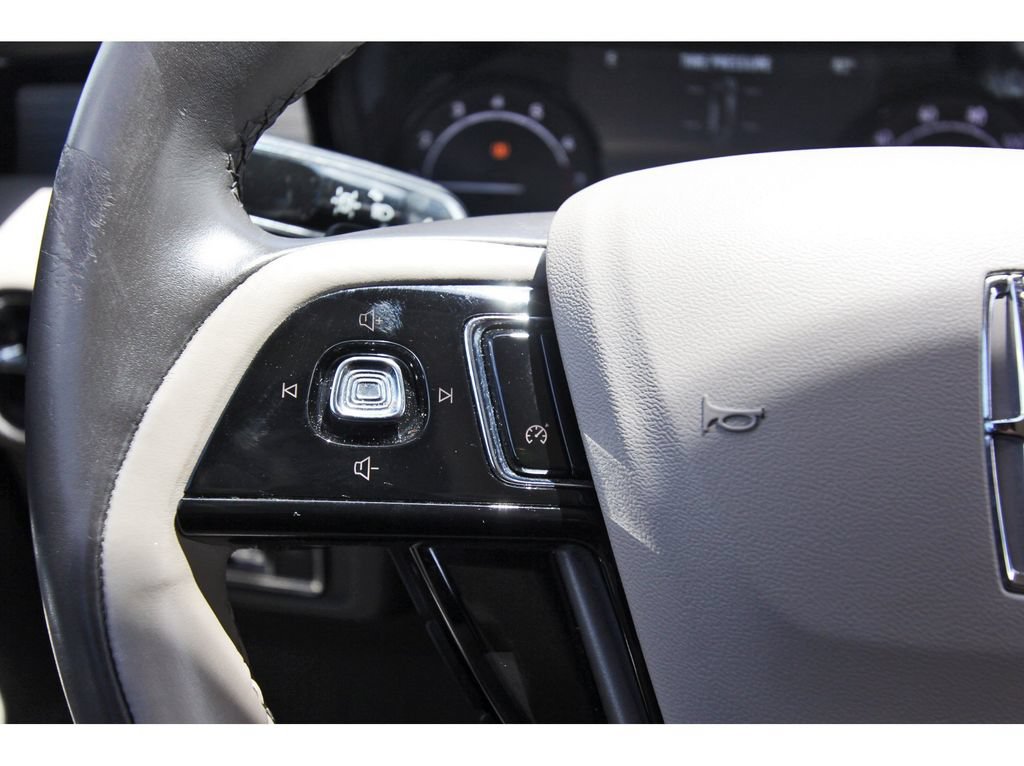 Used 2020 Lincoln Corsair FWD w/ Premium Package image 15