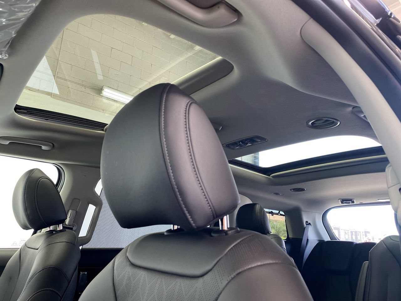 New 2027 Kia Carnival SX w/ Dark Edition Package FWD image 19