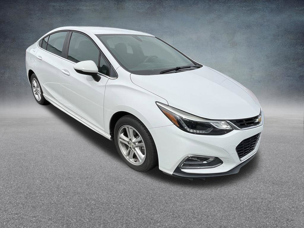 Used 2018 Chevrolet Cruze LT w/ RS Package FWD image 3