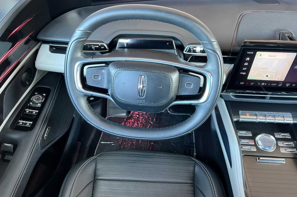 Used 2024 Lincoln Nautilus Reserve w/ Equipment Group 202A image 15