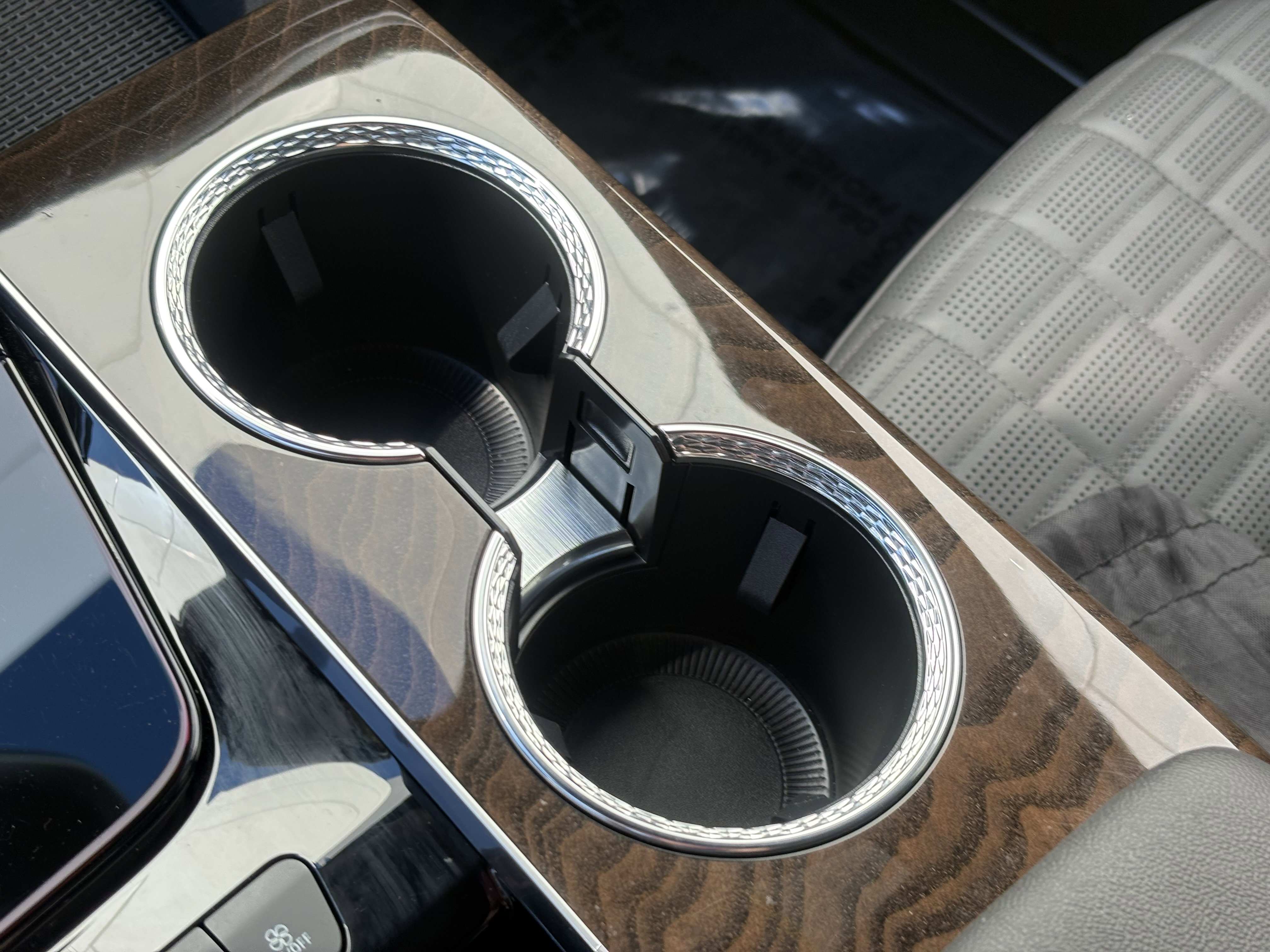 Certified 2025 Cadillac Escalade Premium Luxury Platinum image 30