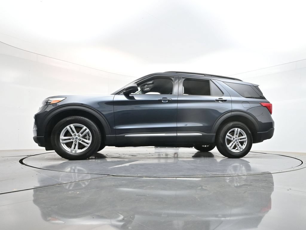 Used 2023 Ford Explorer XLT w/ Equipment Group 202A AWD/4WD image 35