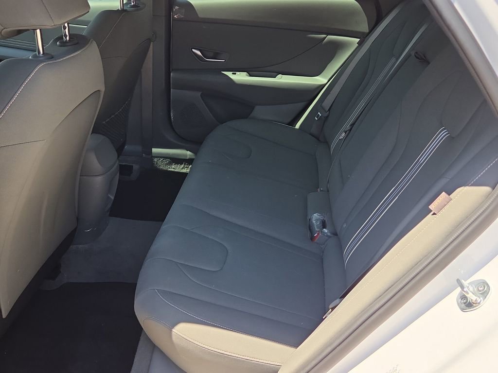 Used 2024 Hyundai Elantra SEL w/ Convenience Package FWD image 10