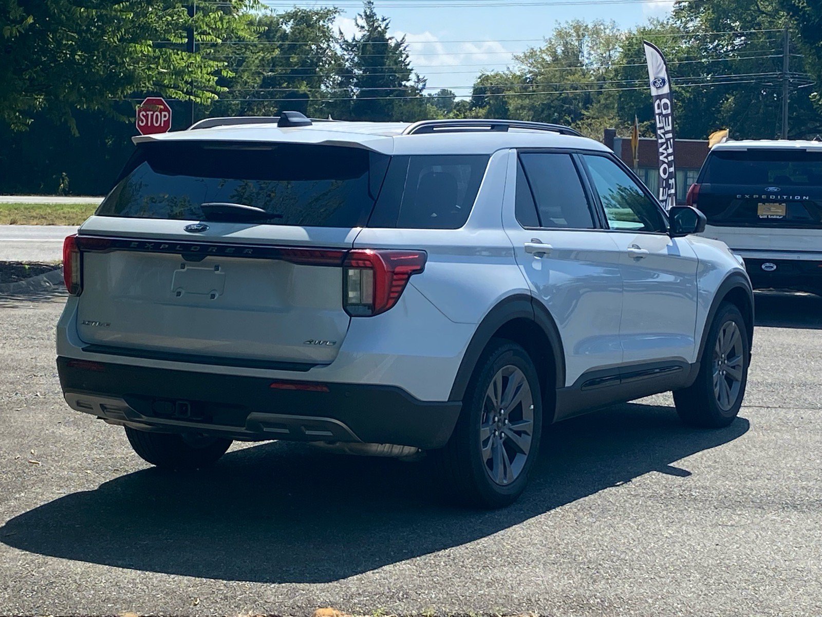 Used 2026 Ford Explorer Active w/ Active Comfort Package AWD/4WD image 4