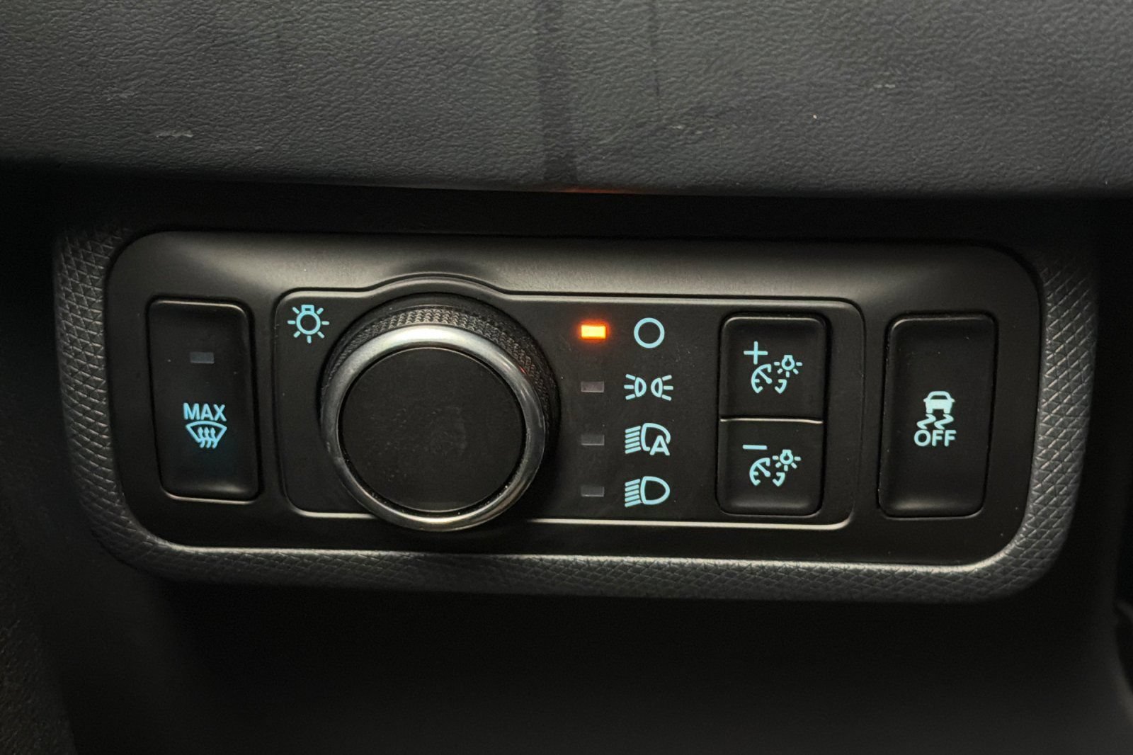 Used 2025 Ford Mustang Mach-E Select RWD image 31