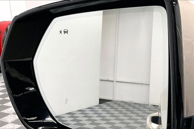 Used 2022 Chevrolet Tahoe RST w/ Luxury Package image 40