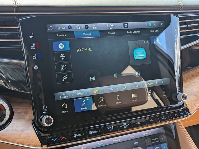 Used 2024 Jeep Grand Wagoneer Series III w/ Rear Seat Video Group 1 AWD/4WD image 26