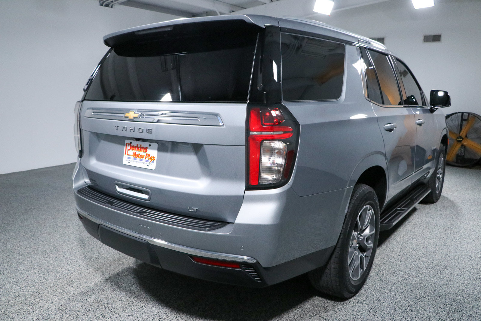 Used 2024 Chevrolet Tahoe LT w/ LT Signature Package RWD image 7
