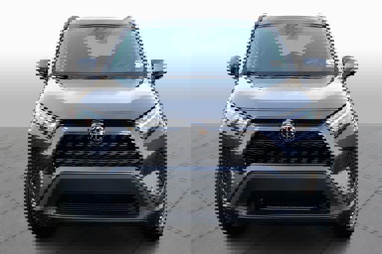 Used 2025 Toyota RAV4 XLE w/ Convenience Package image 4