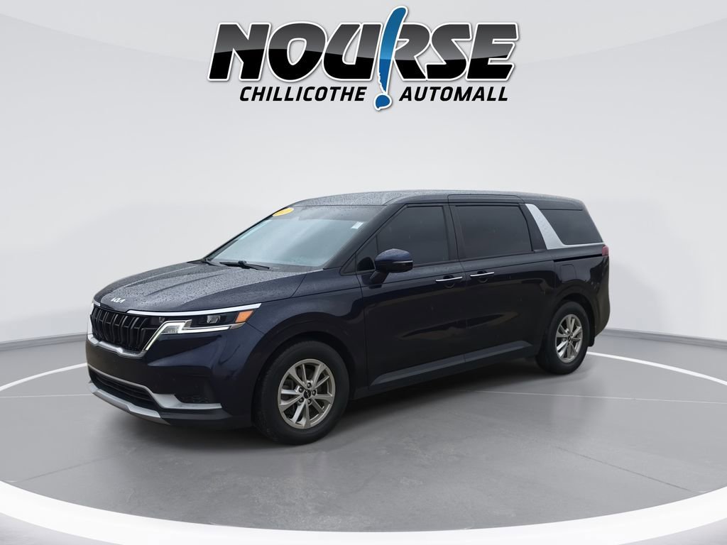 Used 2023 Kia Carnival LX FWD image 4