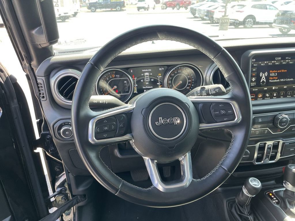 Used 2022 Jeep Wrangler Unlimited Sahara AWD/4WD image 14