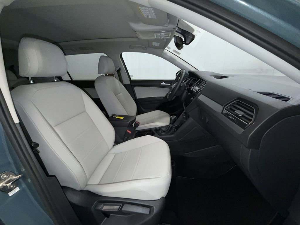 Used 2021 Volkswagen Tiguan SE AWD/4WD image 13