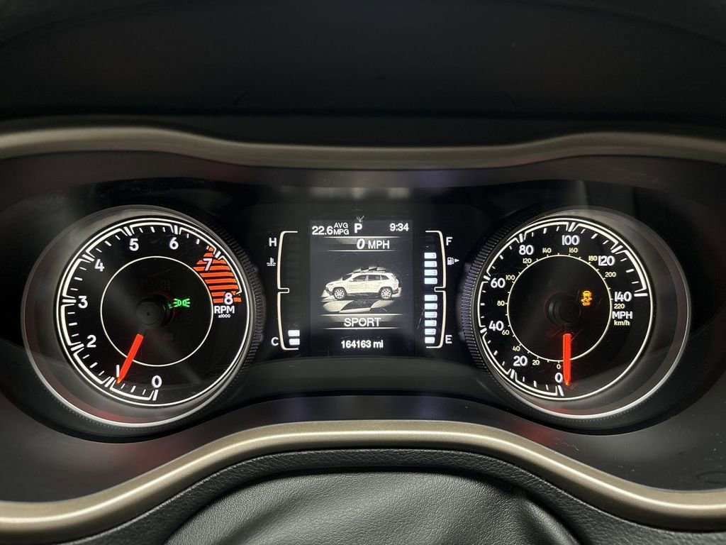 Used 2017 Jeep Cherokee Latitude w/ Cold Weather Group image 35