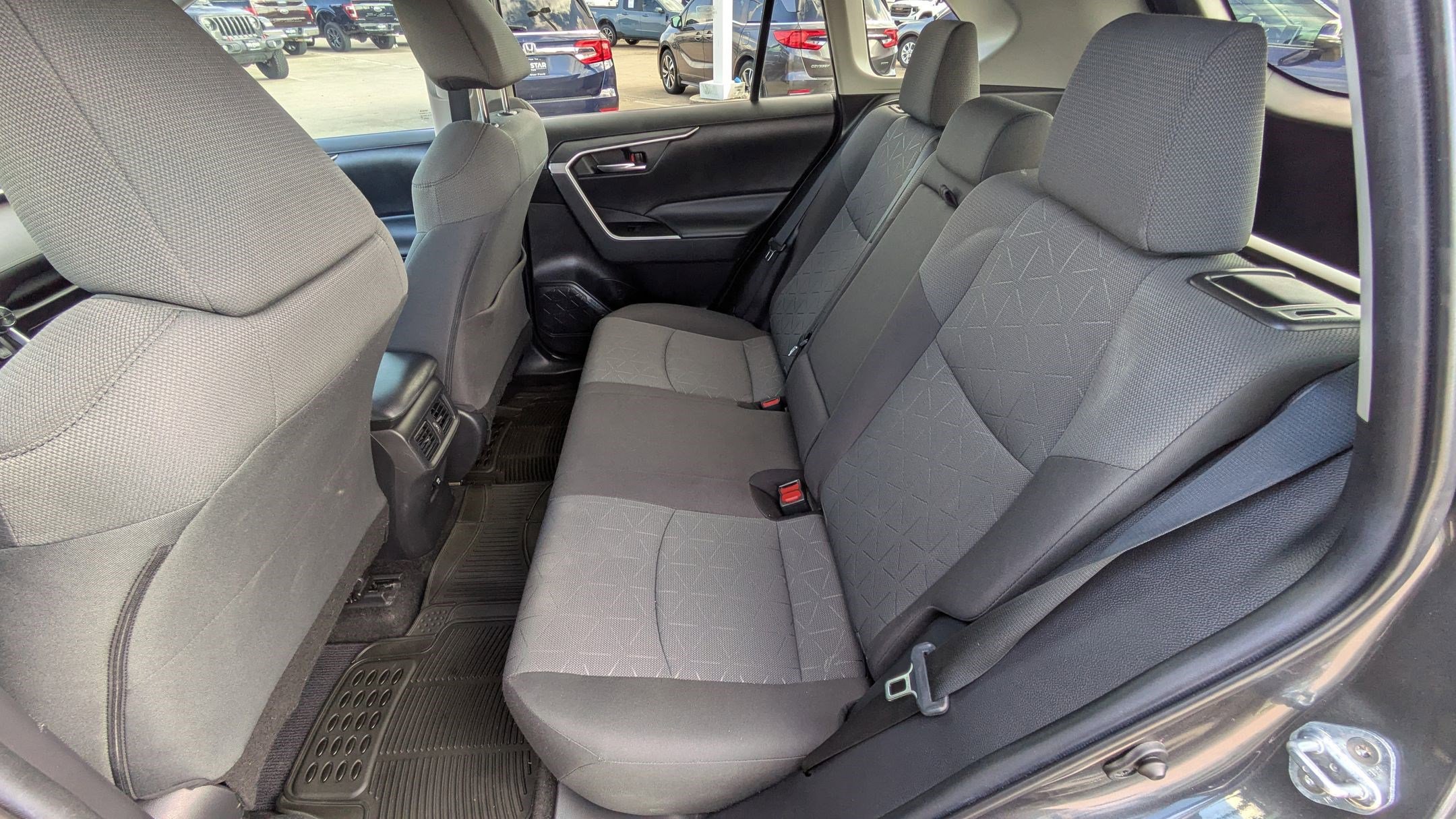 Used 2021 Toyota RAV4 XLE image 25