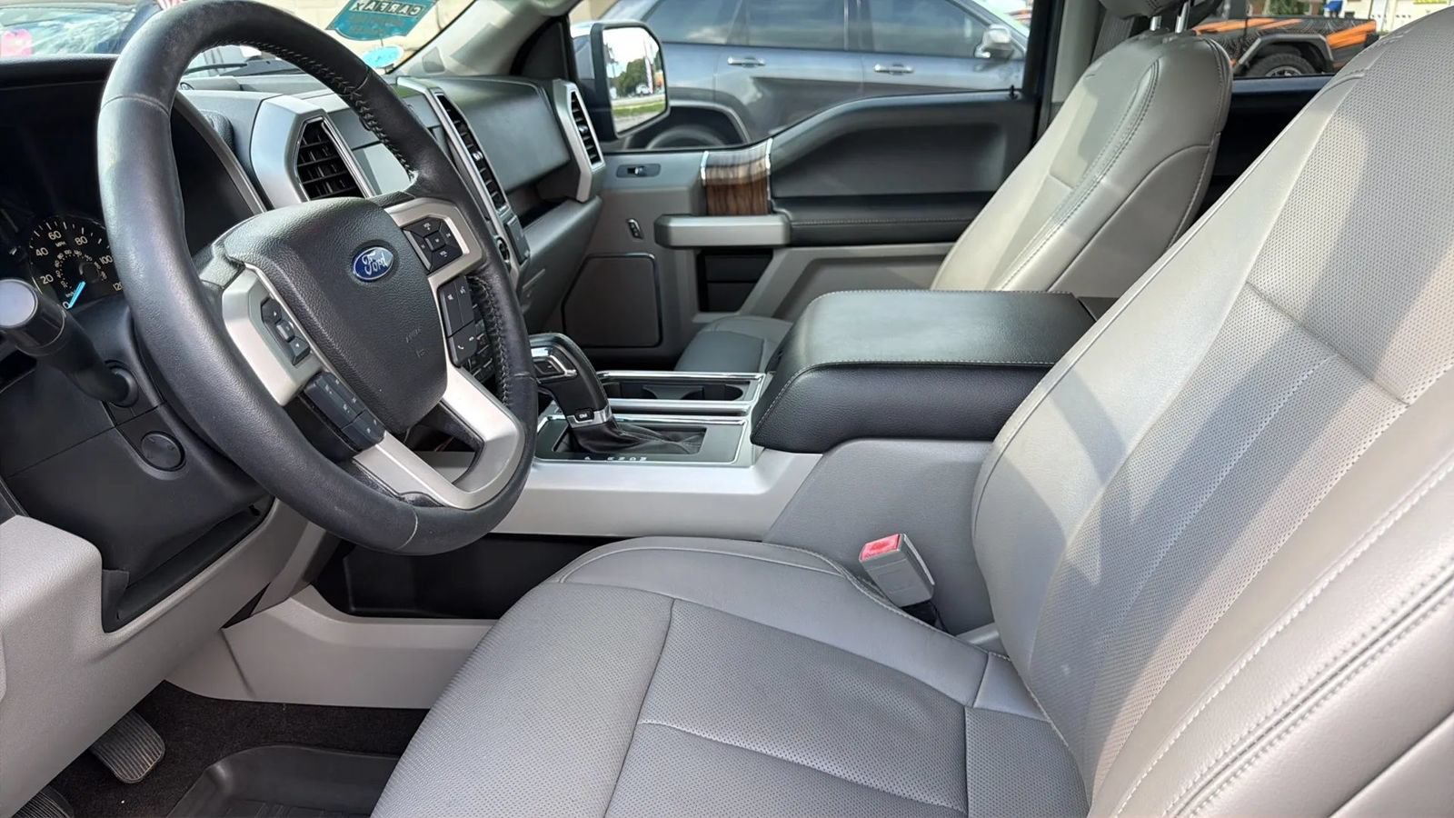 Used 2018 Ford F150 Lariat w/ Equipment Group 502A Luxury AWD/4WD image 15