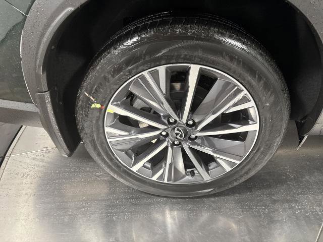 Certified 2026 INFINITI QX60 Luxe w/ Family Package AWD/4WD image 16