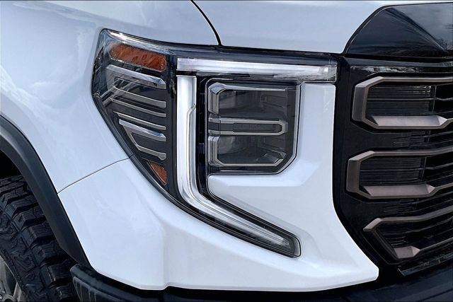 Used 2025 GMC Sierra 1500 AT4X image 30