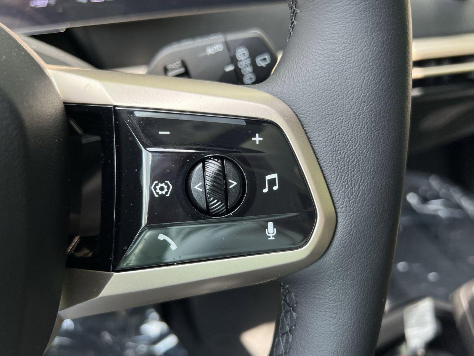 New 2024 BMW iX M60 image 30