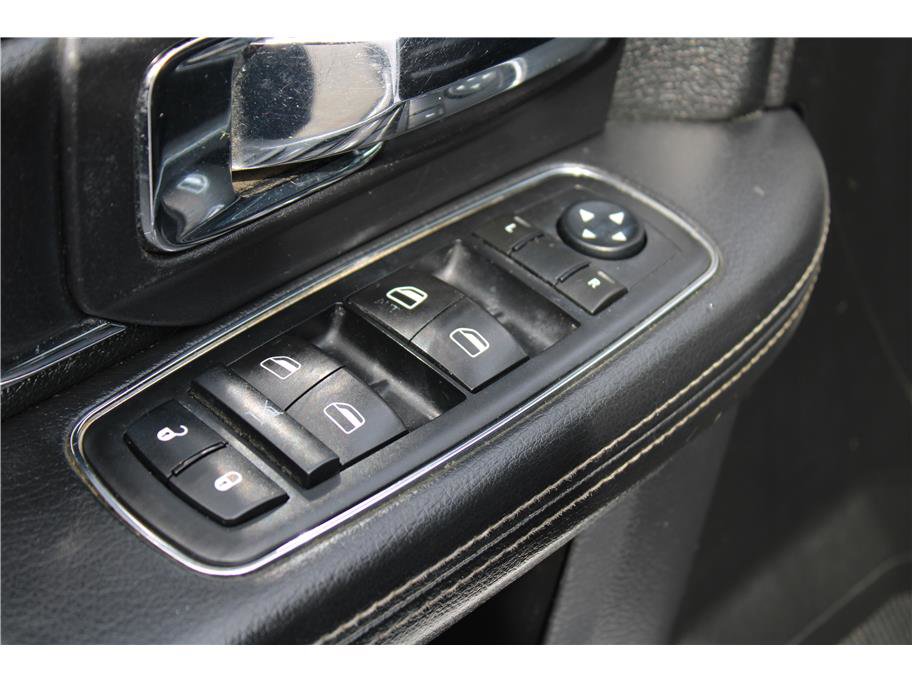 Used 2015 RAM 1500 Laramie w/ Convenience Group image 12