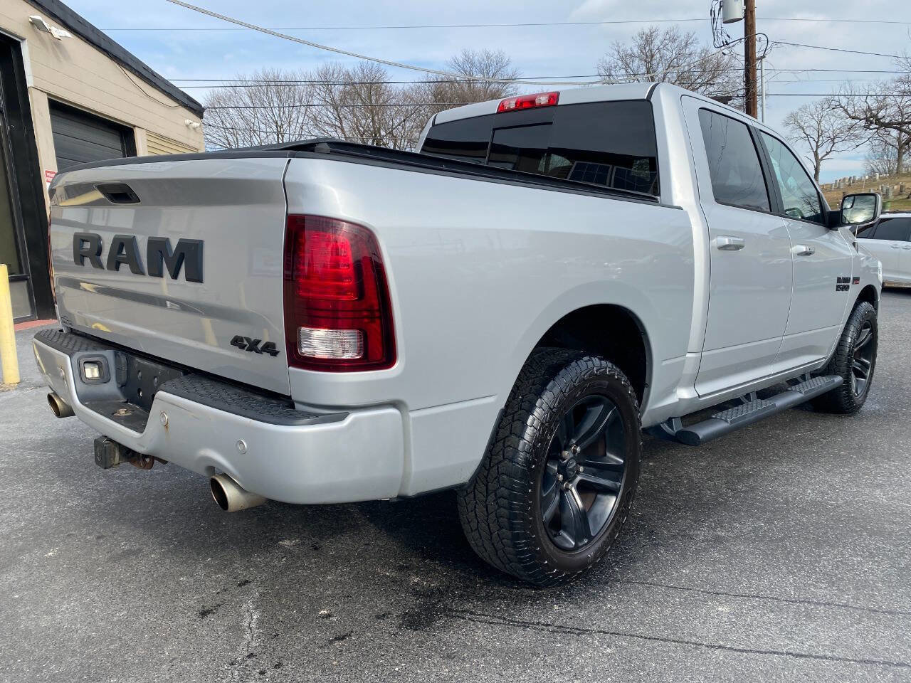 Used 2017 RAM 1500 Sport image 3