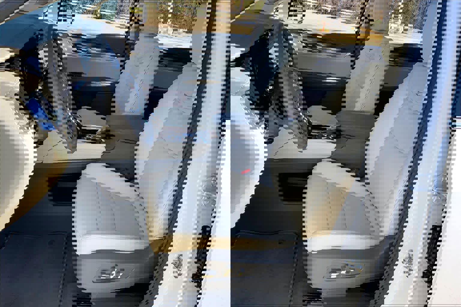 Used 2025 Cadillac XT5 Premium Luxury w/ Technology Package image 7