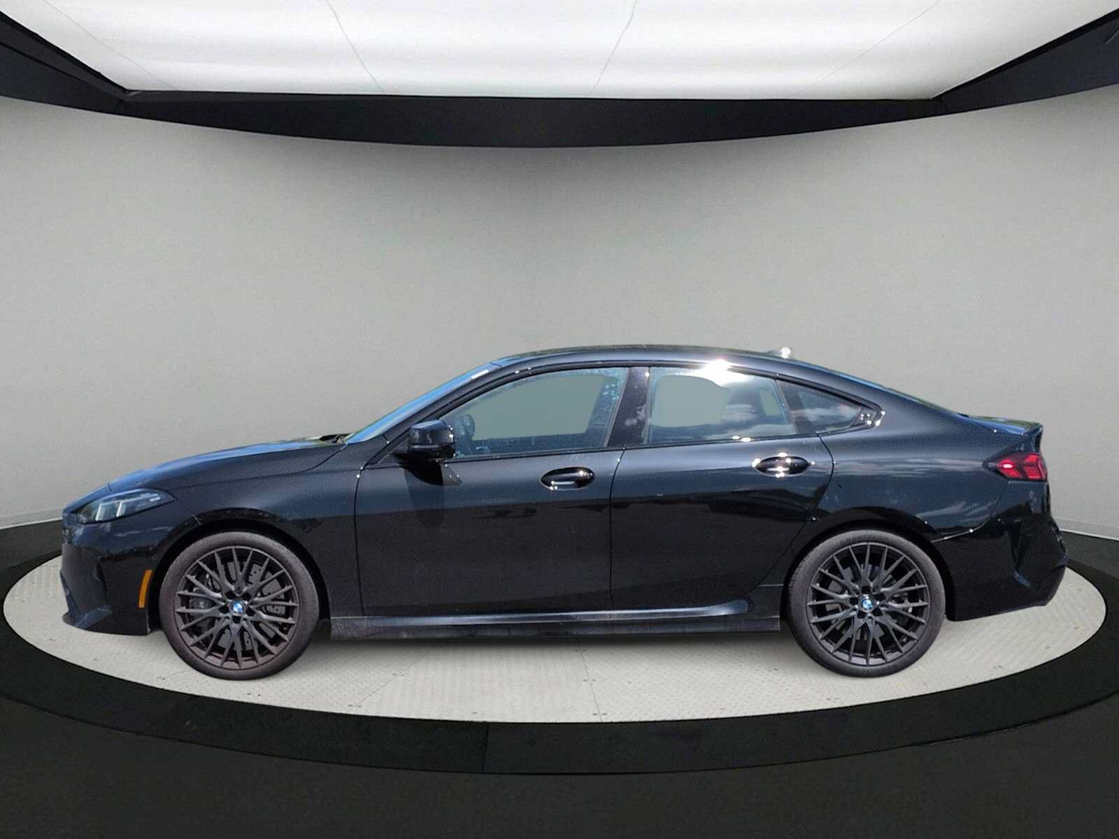 Used 2025 BMW M235i xDrive w/ M Performance Package AWD/4WD image 5