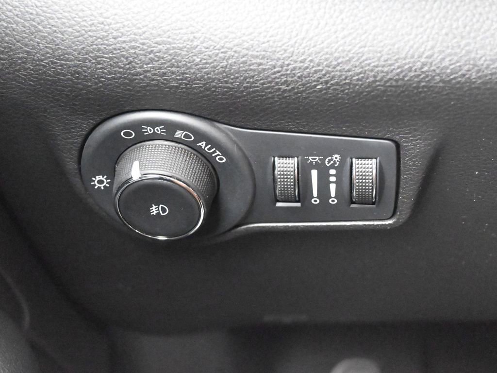 Used 2022 Jeep Compass Trailhawk w/ Trailhawk Elite Group image 16