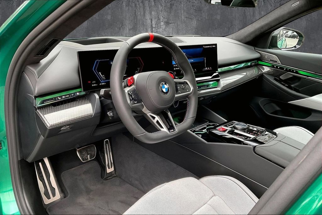 Used 2026 BMW M5 Touring image 17