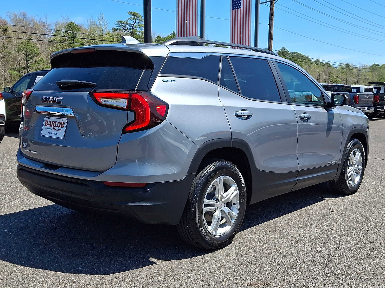 Used 2023 GMC Terrain SLE w/ Driver Convenience Package FWD image 6