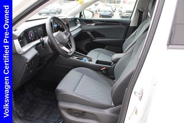 Used 2025 Volkswagen Tiguan SE image 16