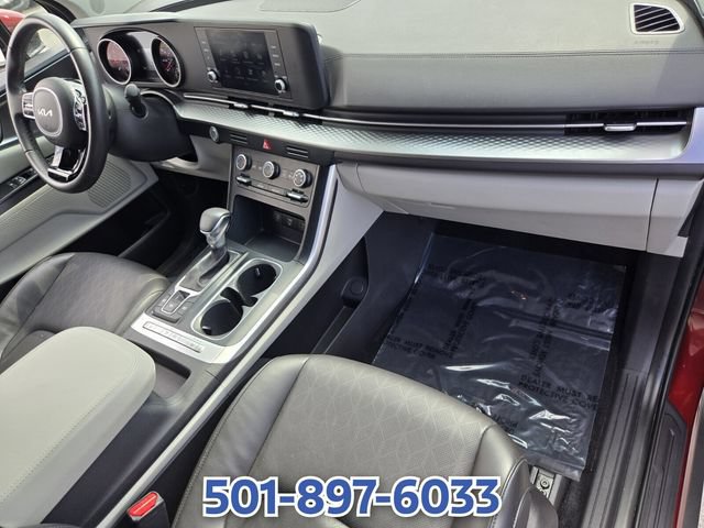 Used 2024 Kia Carnival LX FWD image 19
