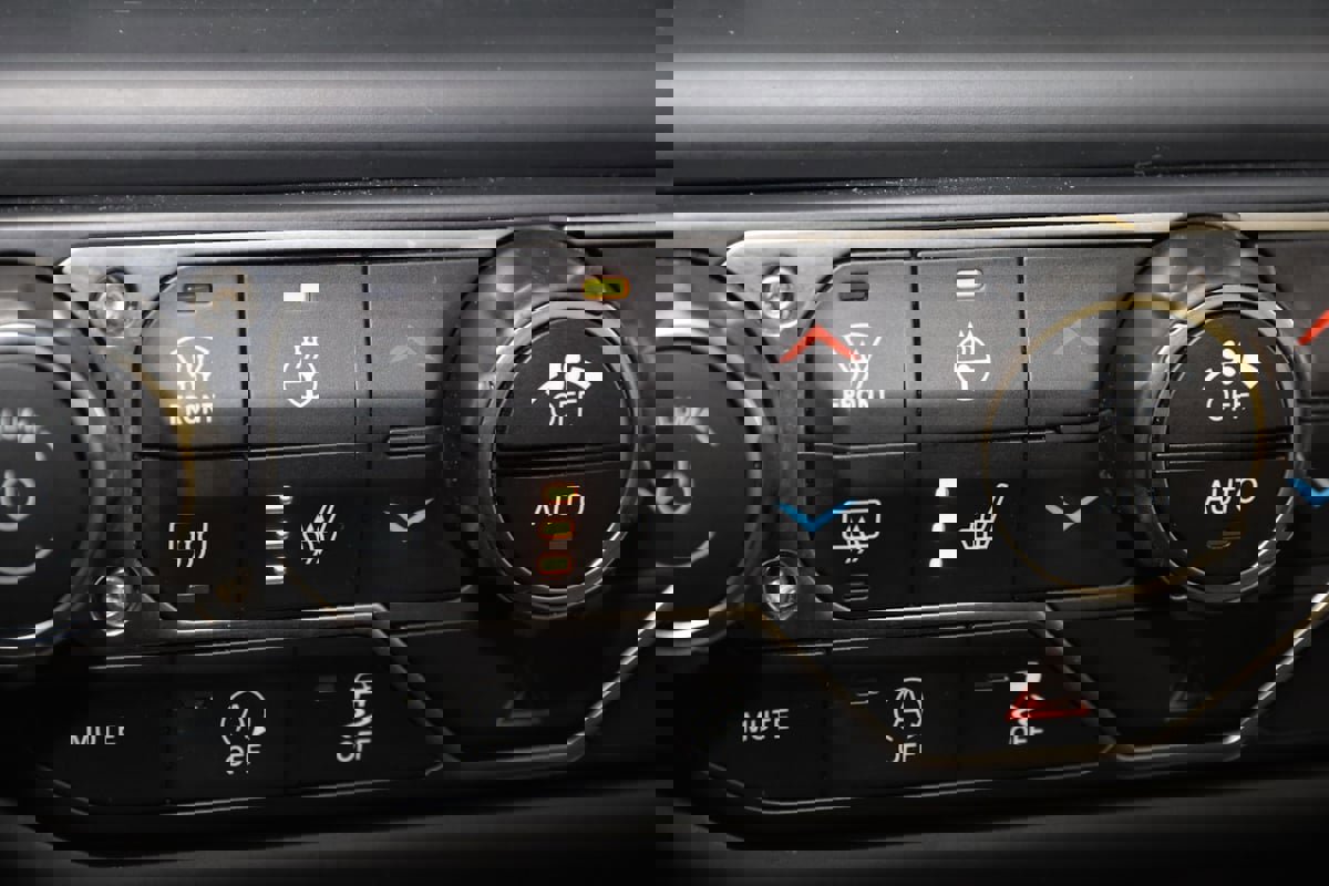 Used 2020 Jeep Gladiator Sport w/ Quick Order Package 24S image 8