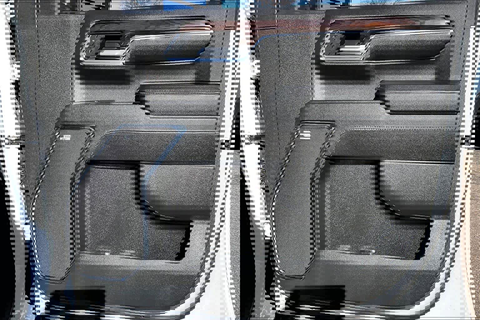 Used 2024 GMC Sierra 2500 SLT w/ SLT Premium Package image 46