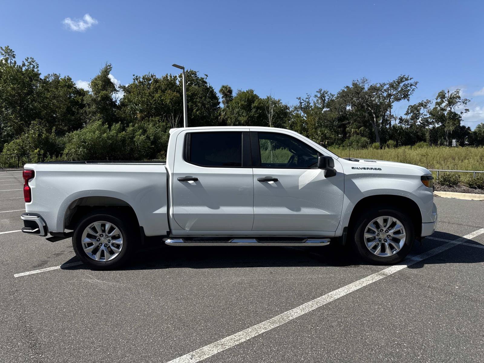 Used 2025 Chevrolet Silverado 1500 Custom RWD image 2