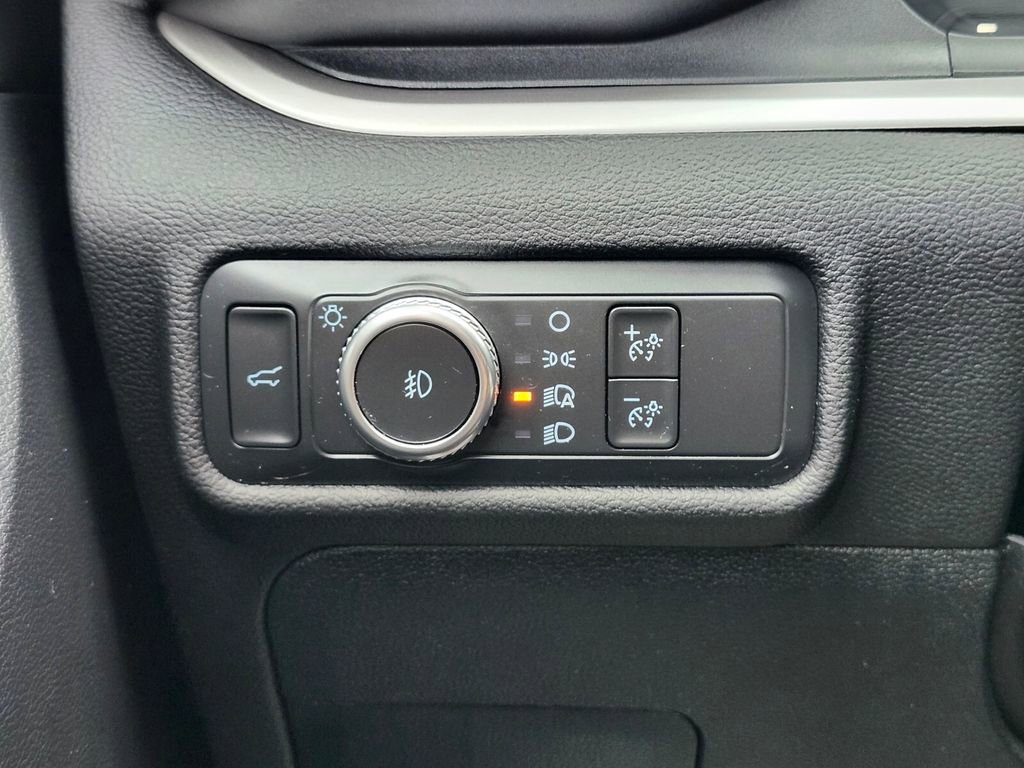 Certified 2022 Ford Explorer XLT w/ Equipment Group 202A image 24