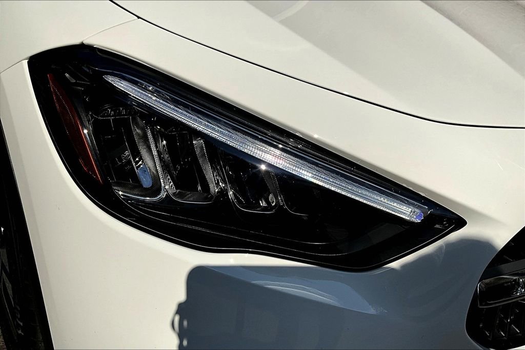 Used 2025 Mercedes-Benz GLA 250 4MATIC image 31