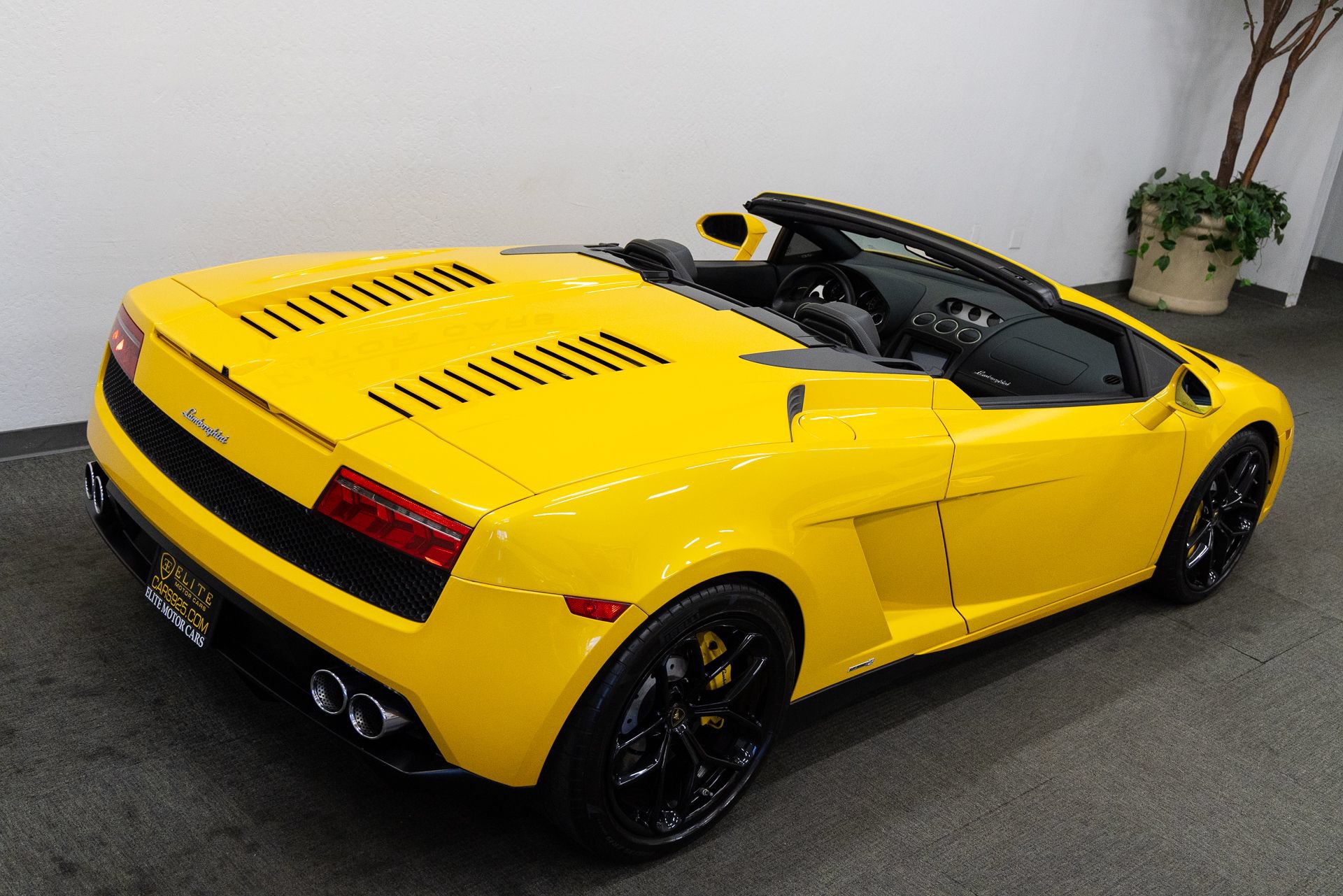 Used 2013 Lamborghini Gallardo LP 550-2 RWD image 32