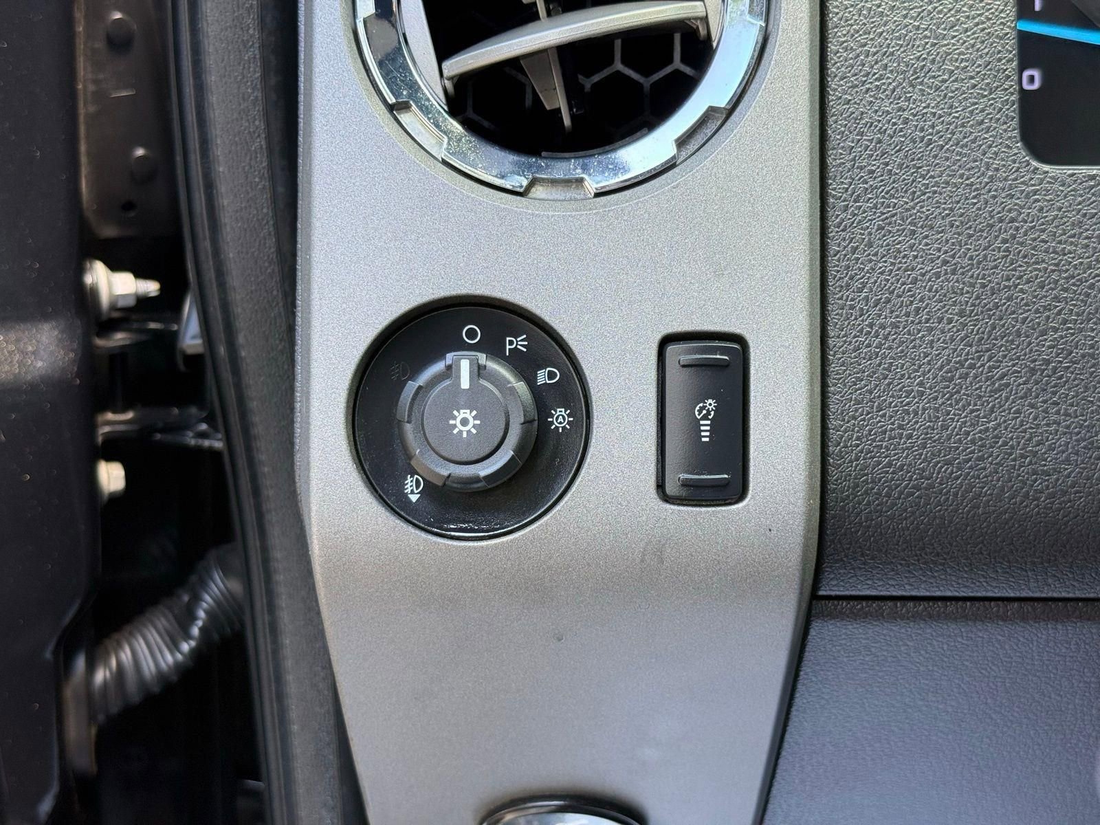 Used 2012 Ford F250 King Ranch w/ King Ranch w/Chrome Pkg image 41